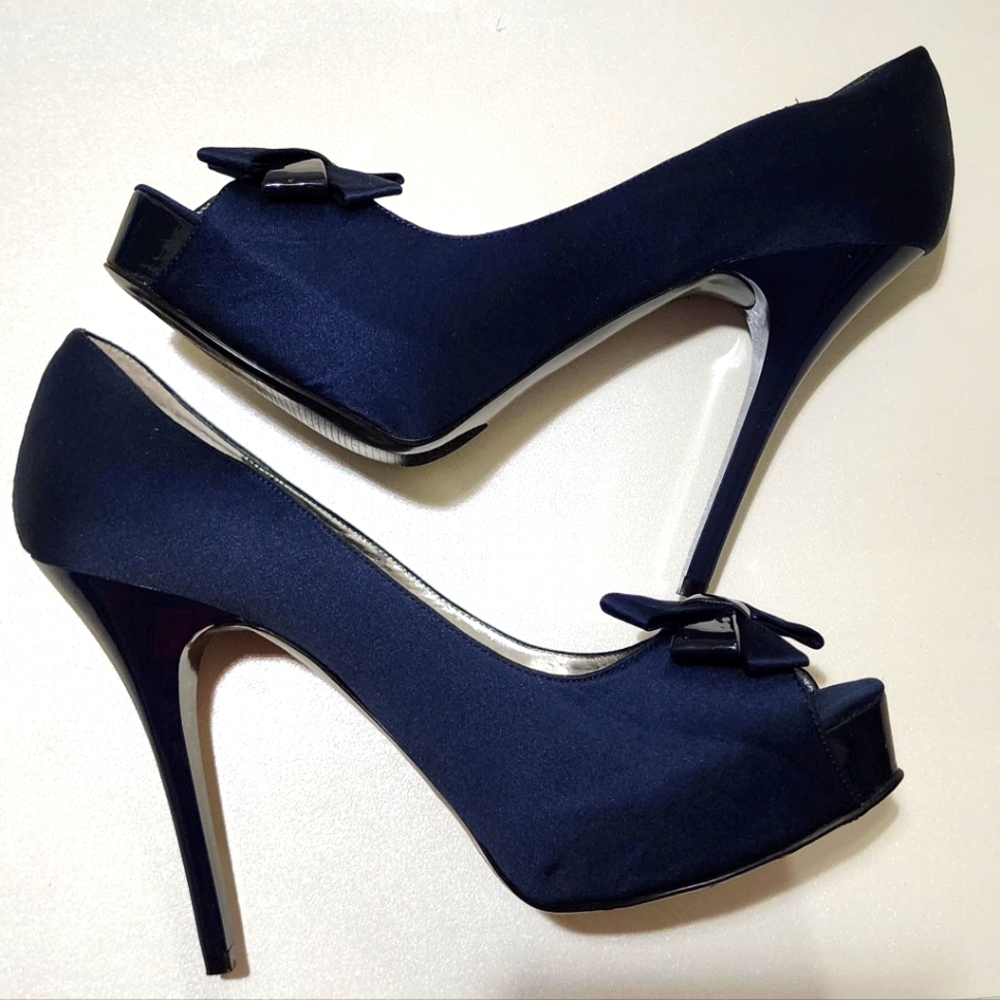 Guess Peep-toe Sandals
